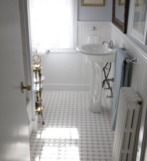 فندق Clayburn Village Bed & Breakfast