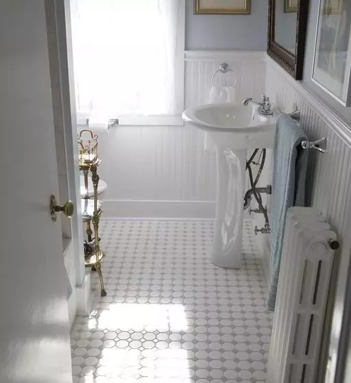 ホテル Clayburn Village Bed & Breakfast