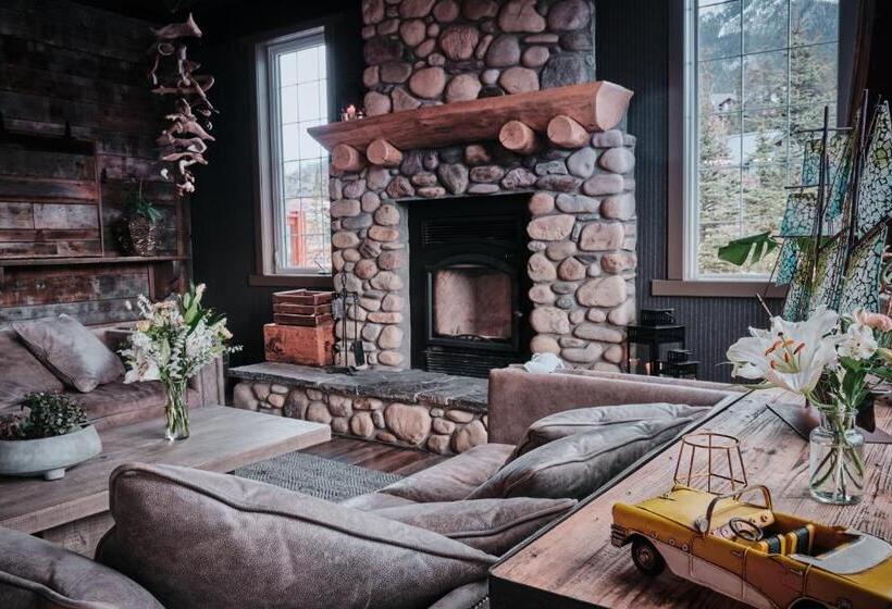 Hotel Creekside Villa