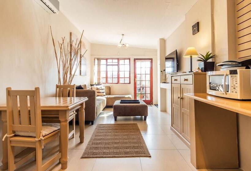 Hotel Treetops Guesthouse