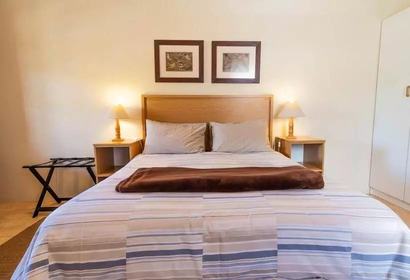 ホテル Treetops Guesthouse