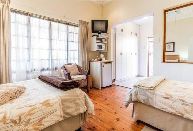 Hotel Treetops Guesthouse