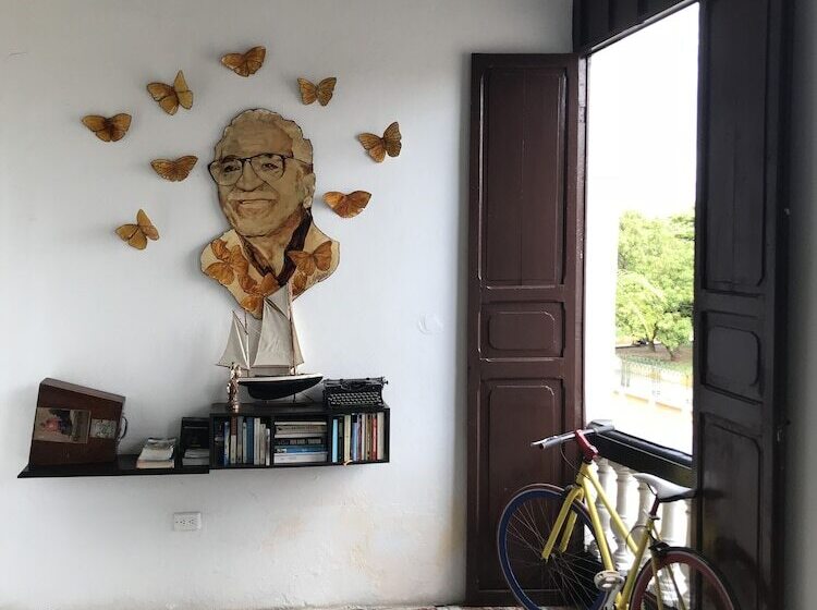 ユースホステル Hostal 1811