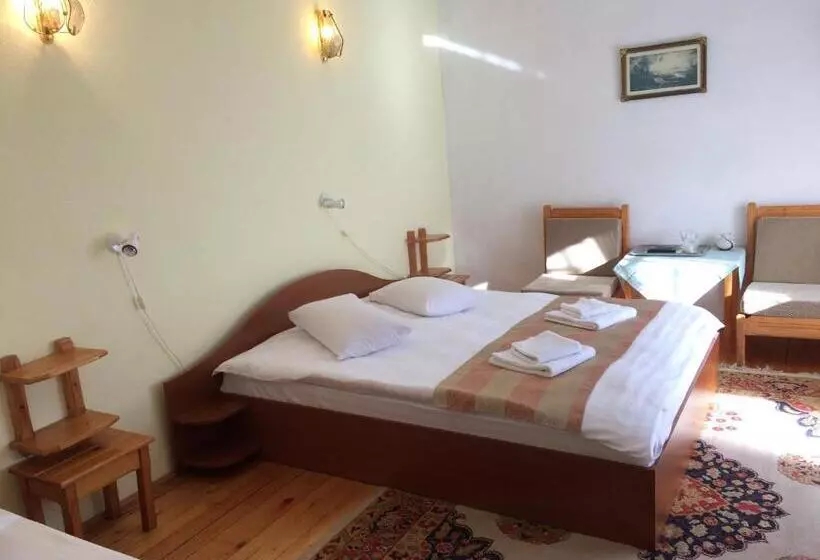 هاستل Pension Casa Alba