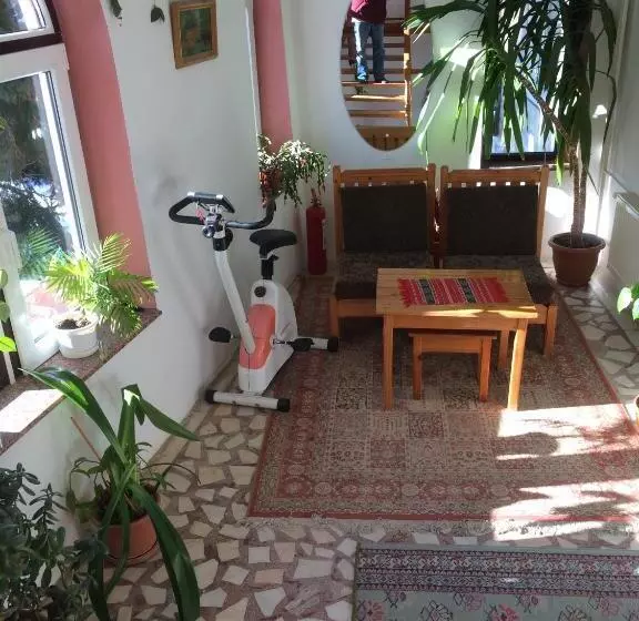 هاستل Pension Casa Alba