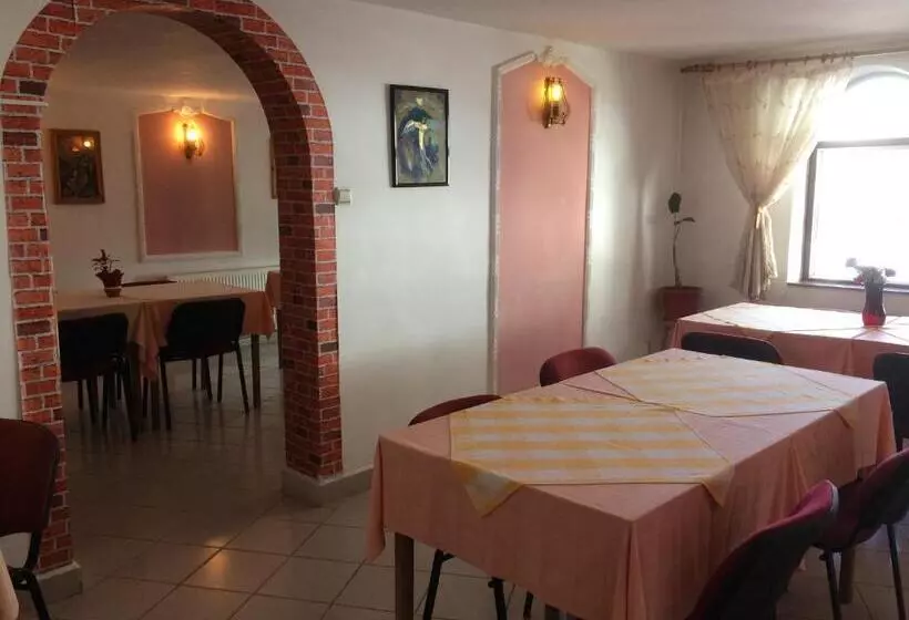 هاستل Pension Casa Alba