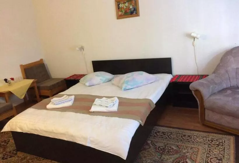 هاستل Pension Casa Alba