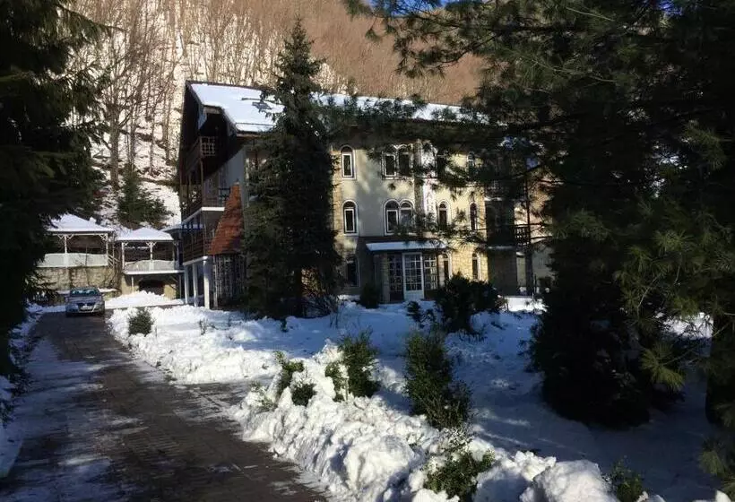 هاستل Pension Casa Alba