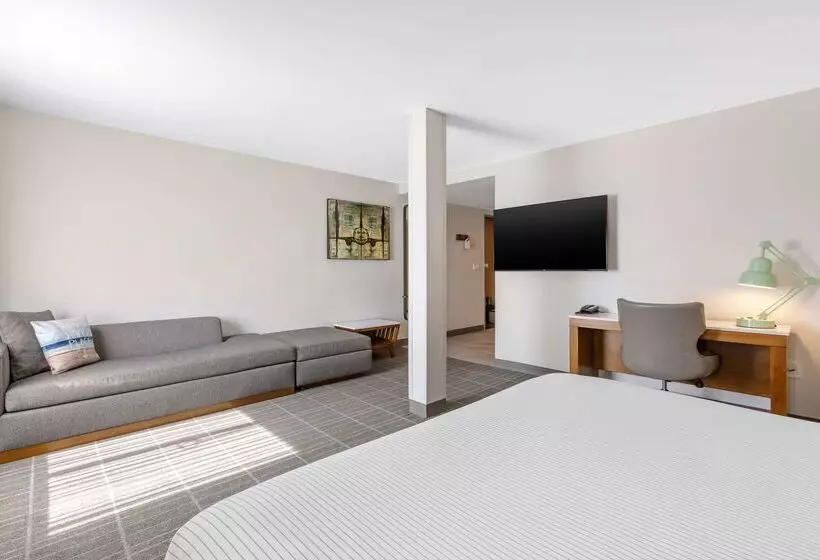 Cambria Hotel Lax