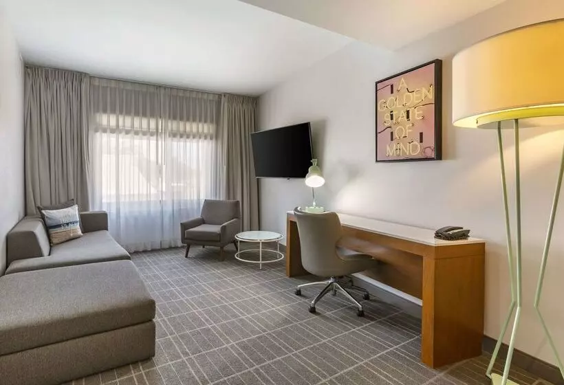 Cambria Hotel Lax