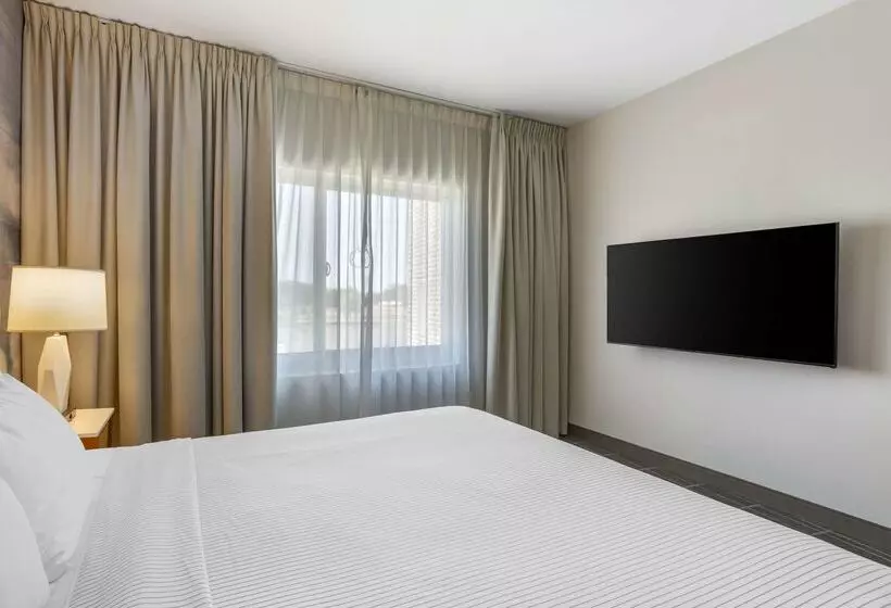 Cambria Hotel Lax