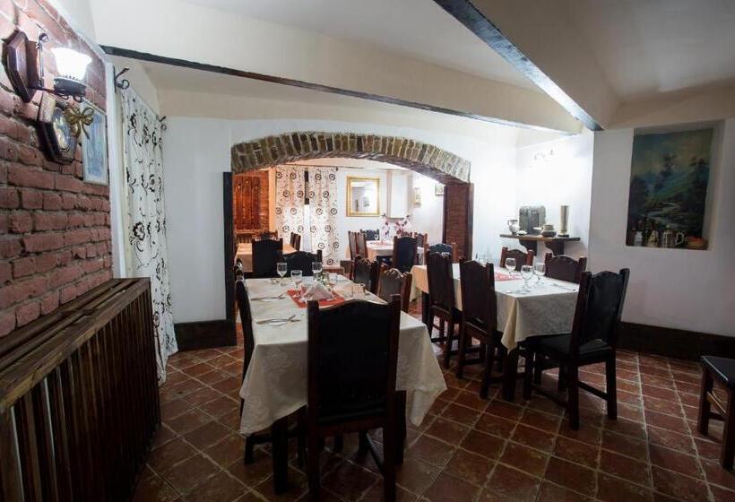 هتل Cazare Turn Sebes