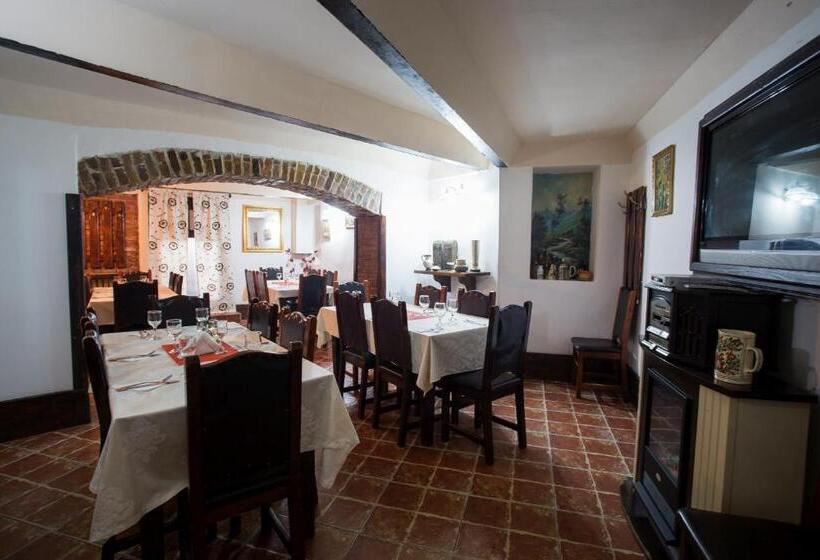 هتل Cazare Turn Sebes