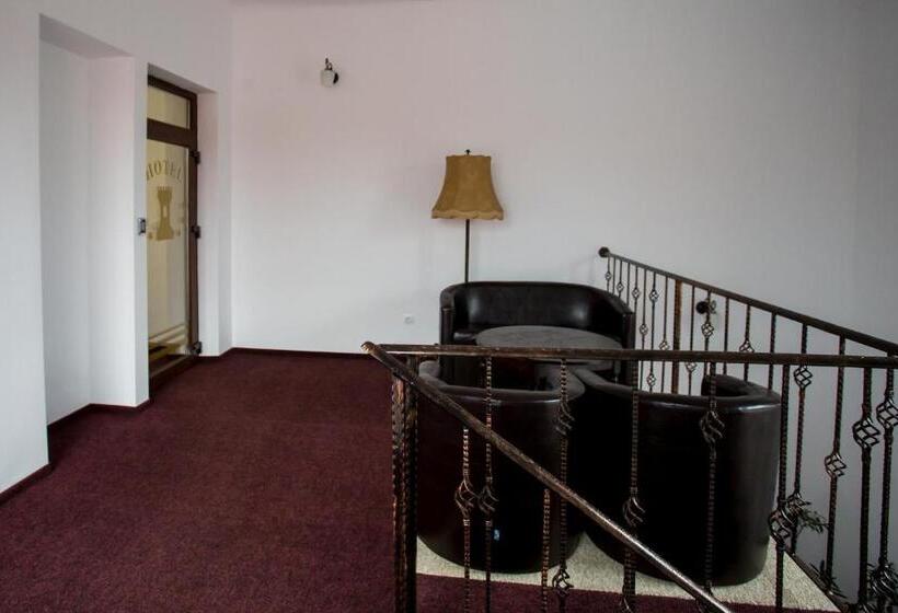 هتل Cazare Turn Sebes