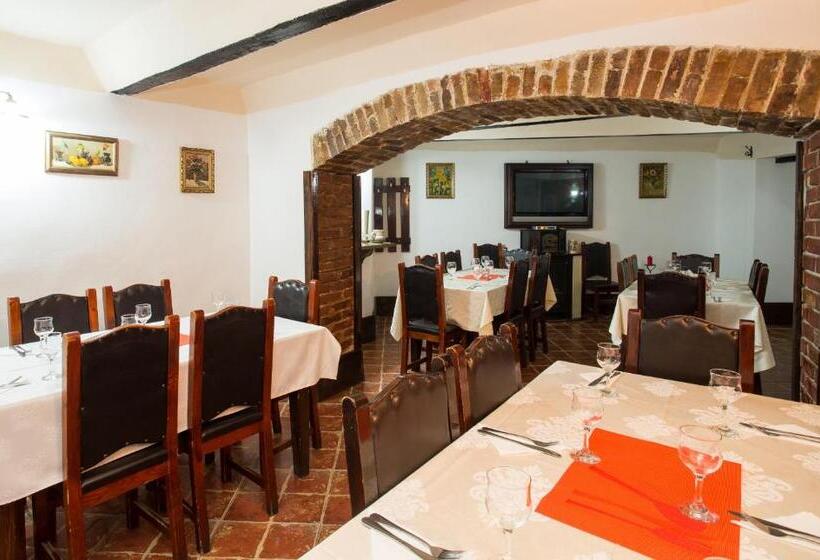 هتل Cazare Turn Sebes