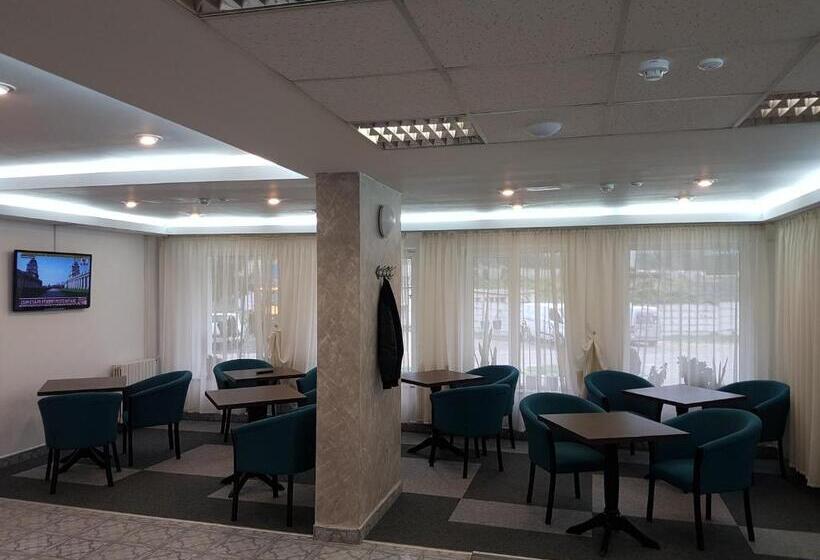 Отель Cristal Sinaia