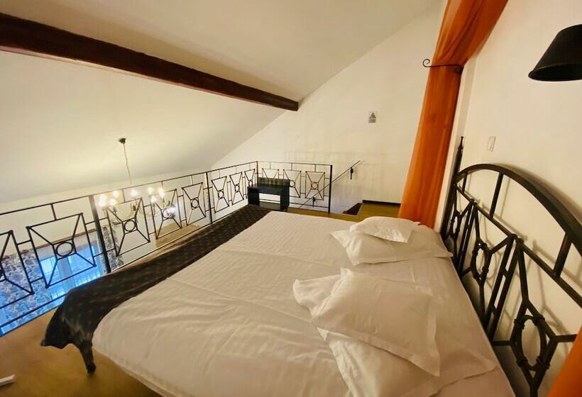 هتل Hanul Fullton