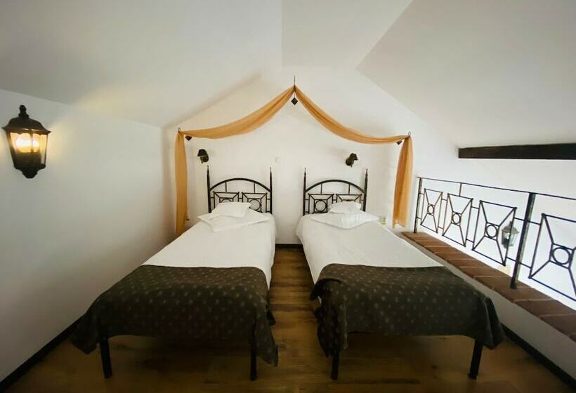 هتل Hanul Fullton