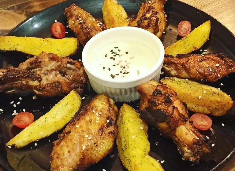 Отель Holiday Suites