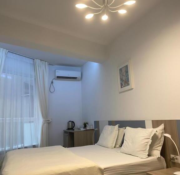 هتل Parliament Square