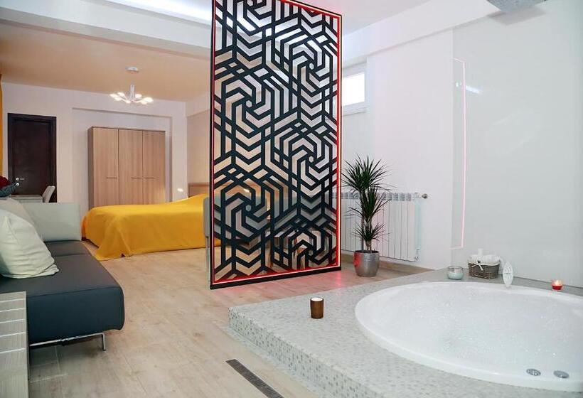 هتل Parliament Square