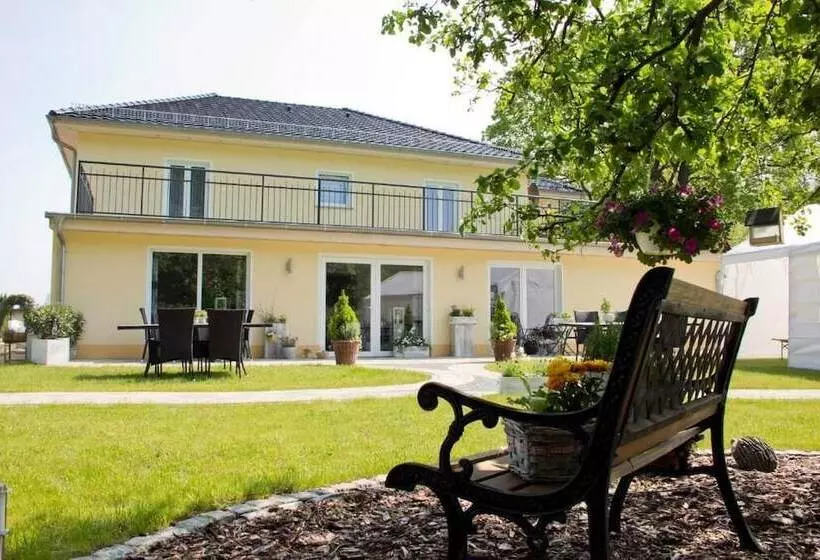 ホテル Pension Casamia
