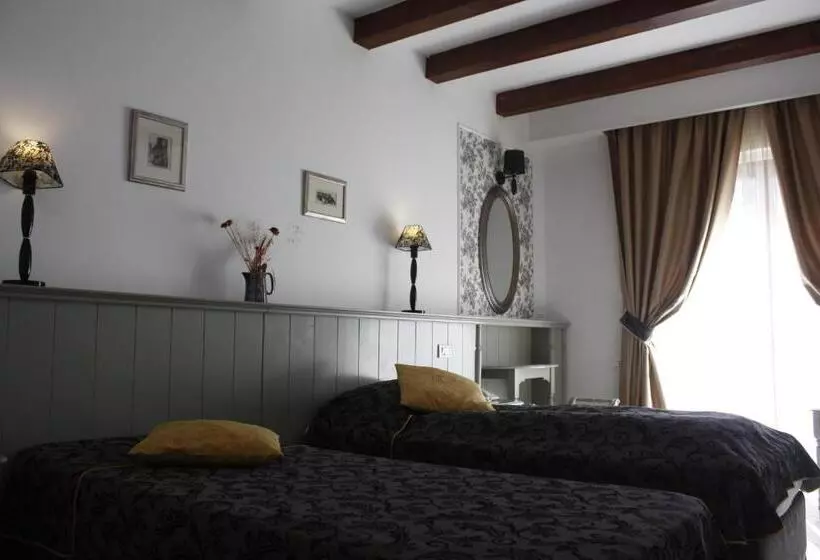 ホテル Pensiunea Casa Nostalgia