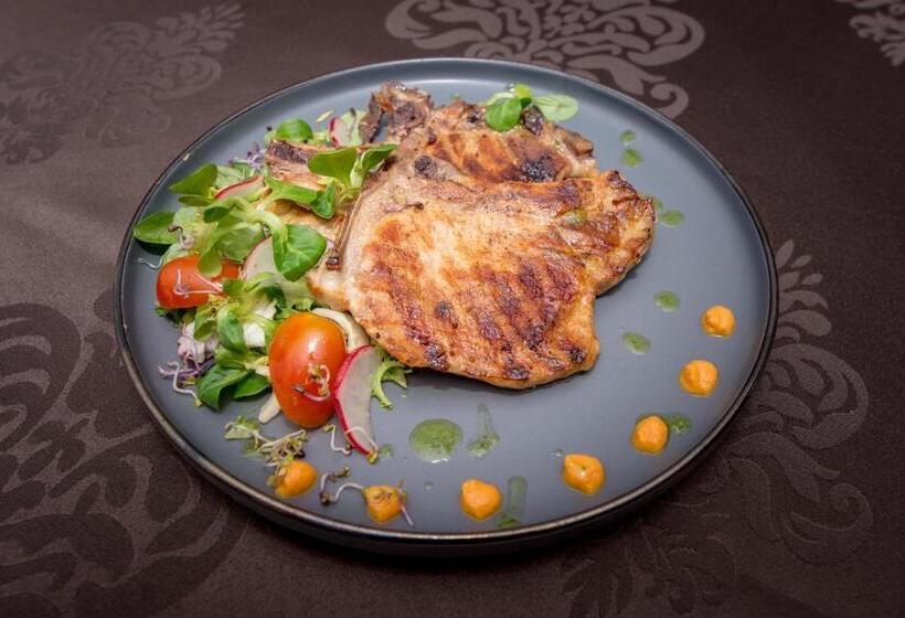 هتل Premier Botosani