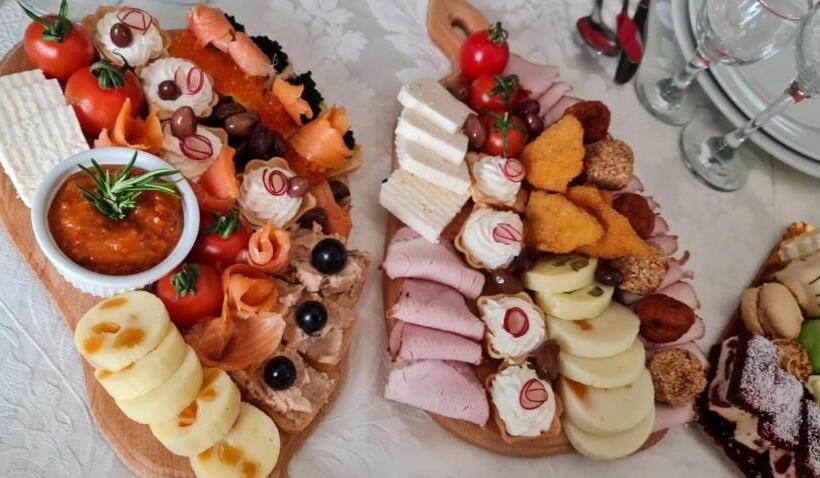 هتل Premier Botosani