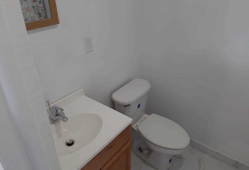 هتل Sandelwood Studios