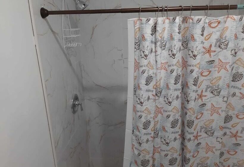 هتل Sandelwood Studios