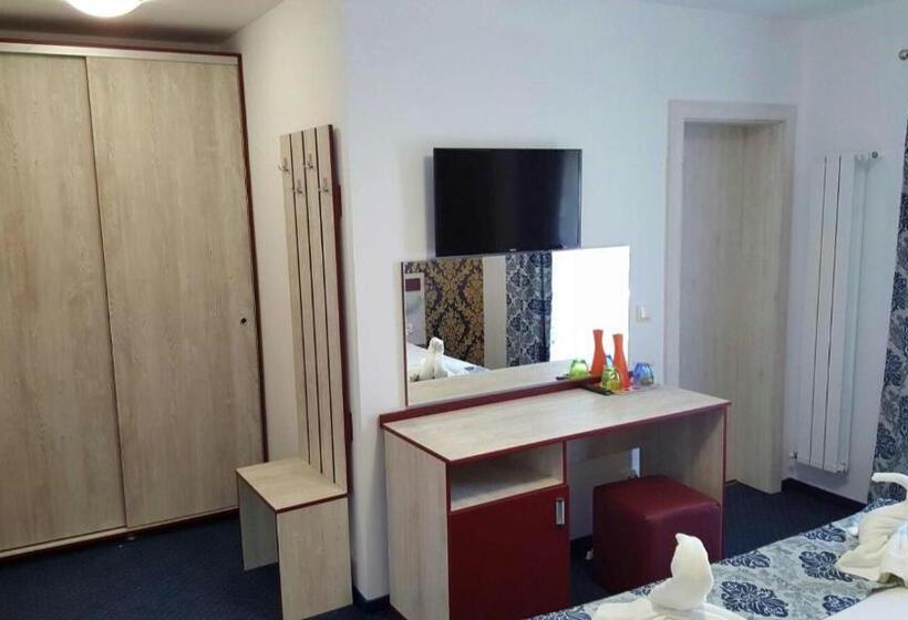 בית מלון כפרי Solymar