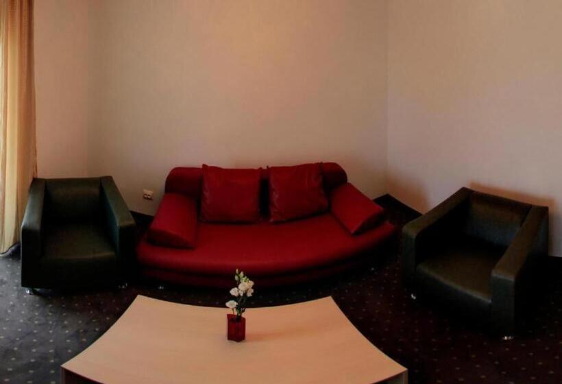 בית מלון כפרי Solymar