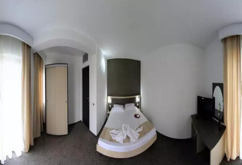 Hotelli Solymar