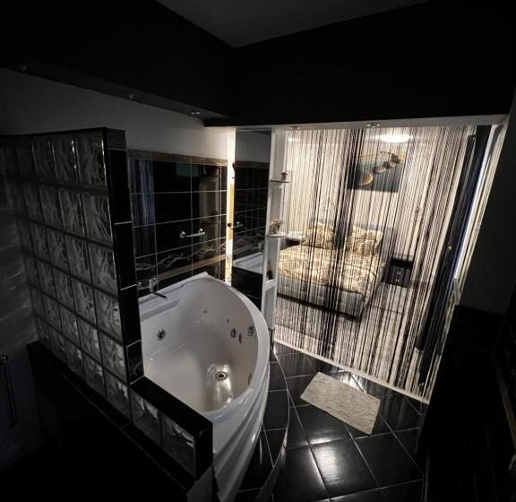 مُتل Pensiunea Old Sheriff