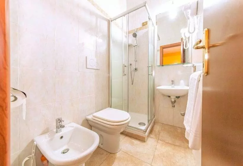 پانسیون Downtown Accommodation