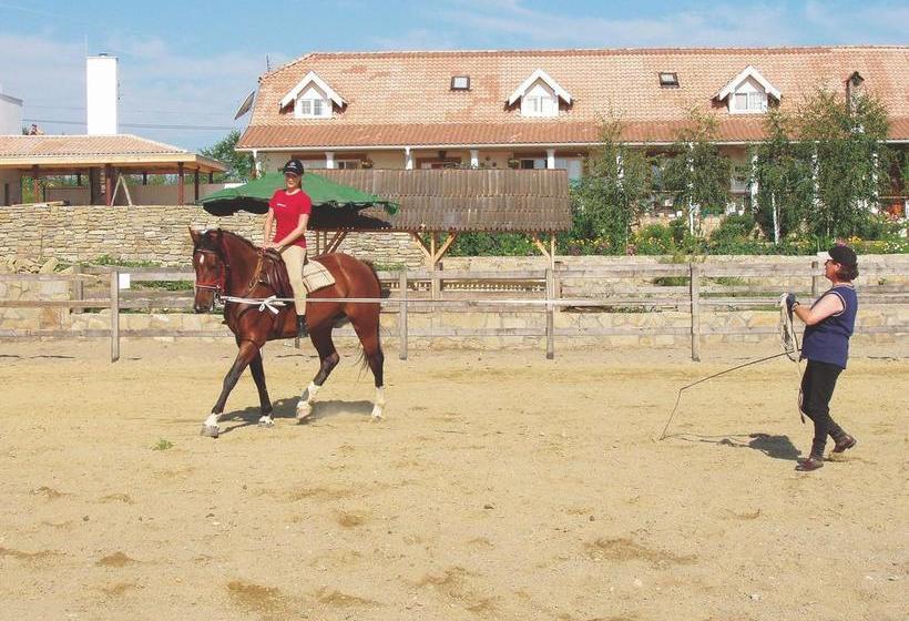 דירת נופש Country Club La Mesteceni