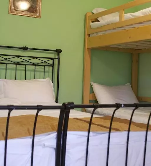 Residenssi Country Club La Mesteceni