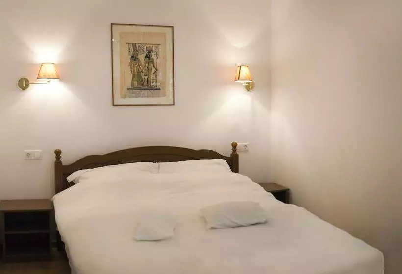 Residenssi Country Club La Mesteceni