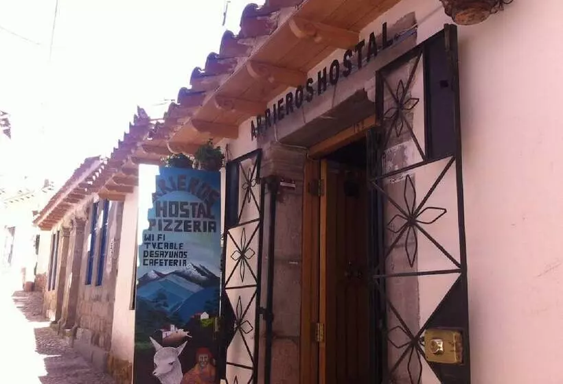 هاستل Arrieros Hostal