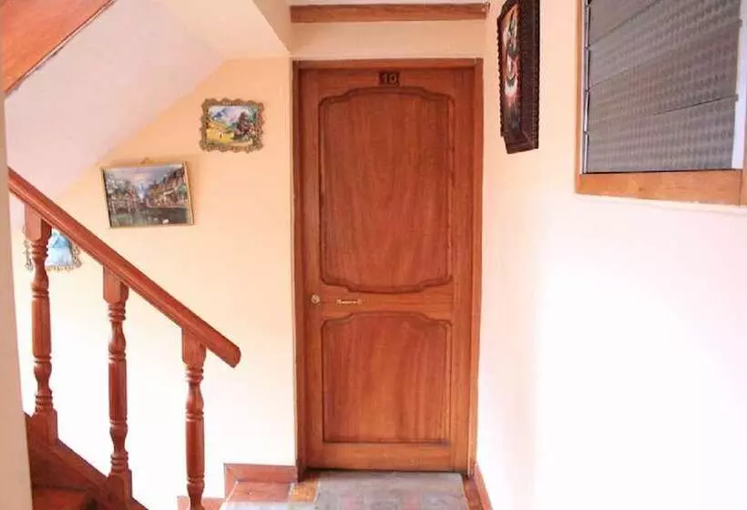 هاستل Arrieros Hostal