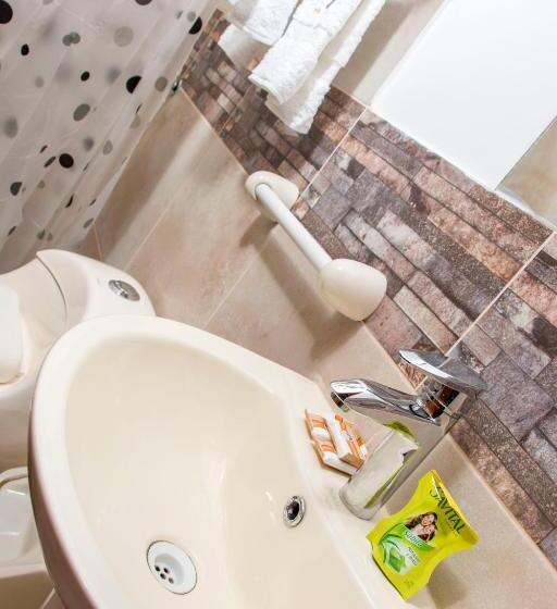 בית מלון כפרי & Bungalows Villa Valencia