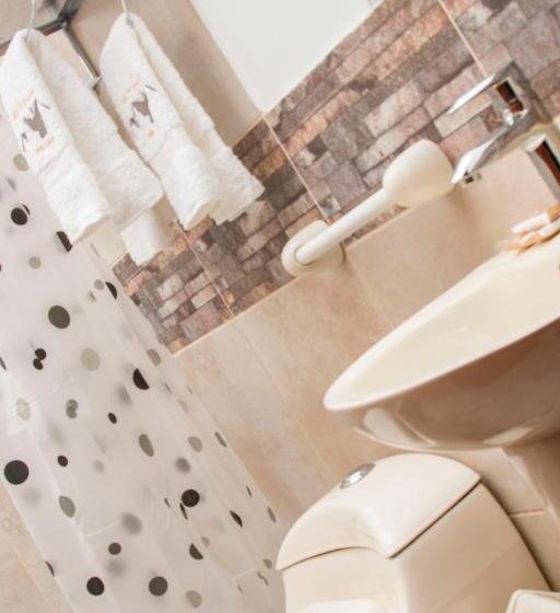 בית מלון כפרי & Bungalows Villa Valencia