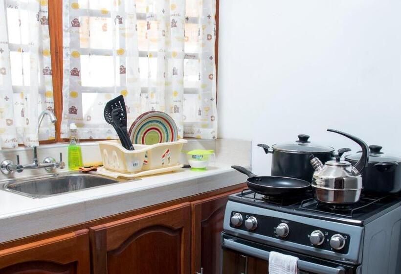 בית מלון כפרי & Bungalows Villa Valencia