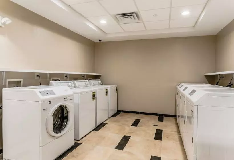 هتل Candlewood Suites Hartford Downtown By Ihg