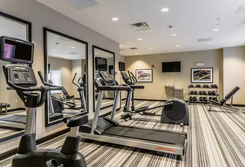 هتل Candlewood Suites Hartford Downtown By Ihg