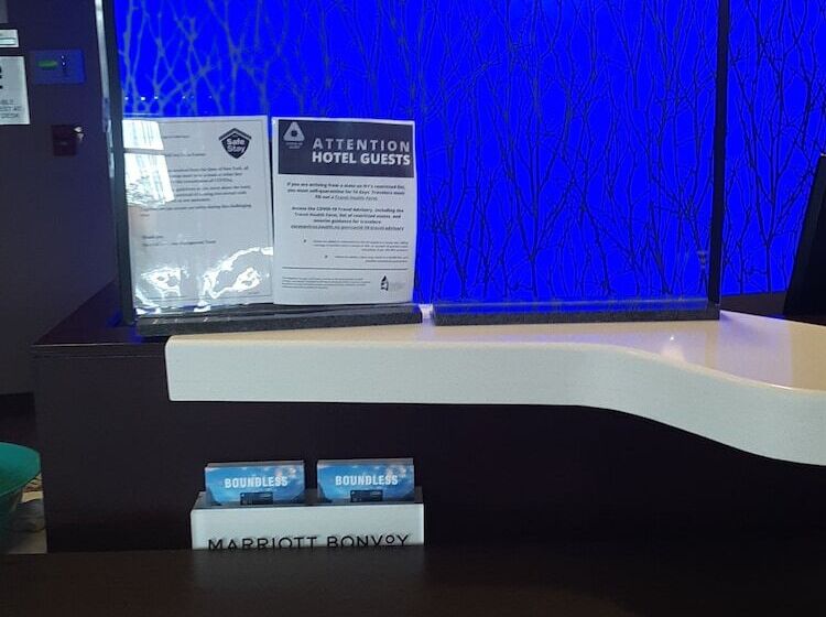 Отель Fairfield Inn & Suites By Marriott Utica