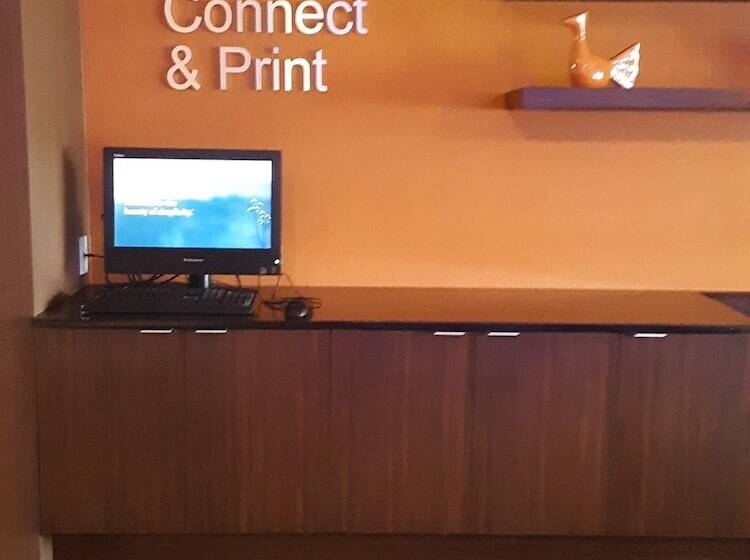 Отель Fairfield Inn & Suites By Marriott Utica