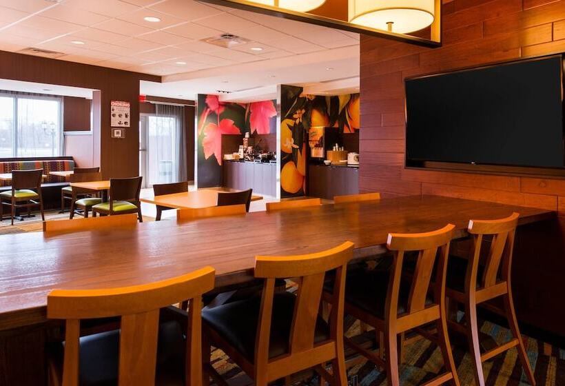Отель Fairfield Inn & Suites By Marriott Utica