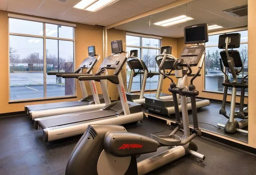 هتل Fairfield Inn & Suites By Marriott Utica